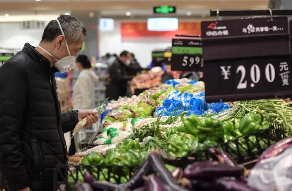 疫情中，一個中產家庭能撐多久？